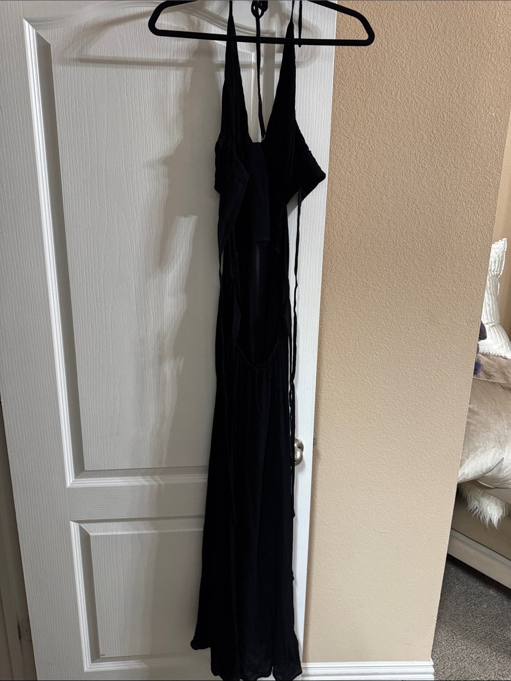 Women's Black Halter Cutout Maxi Dress - Elegant Beach Style - Picture 6 of 6